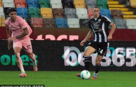 那不勒斯续约安古伊萨:从意甲冠军到未来的中场核心,他的价值在哪里?